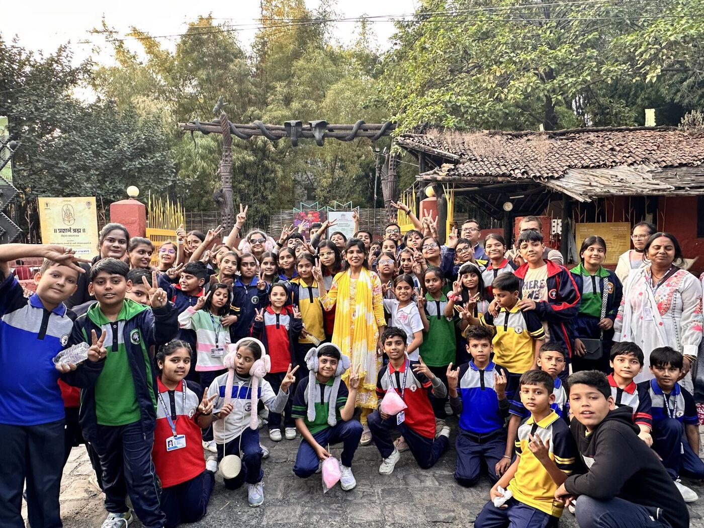 GNPS students and teachers pose together on the Bhopal educational trip