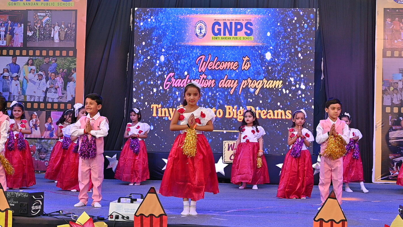 Little ones open the "Tiny Steps to Big Dreams" Graduation Day programme with a welcome dance
